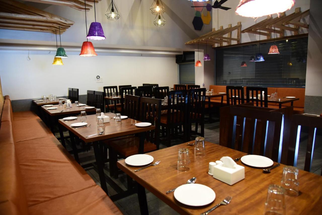 סטרה Hotel Pushpak מראה חיצוני תמונה